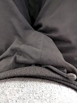 Snapshot of Elixire1 chatting on November 2025 05:28:02 PM Elixire1 online show from November 2025 05:28:02 PM