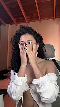 GabriSaenz online show from October 2025 12:51:01 PM