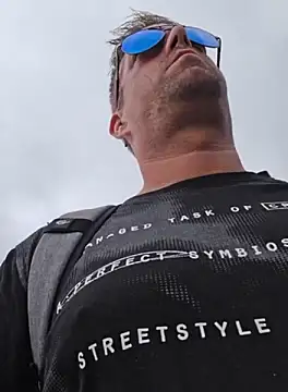 Trucker Hunter online show from October 2025 02:51:02 PM