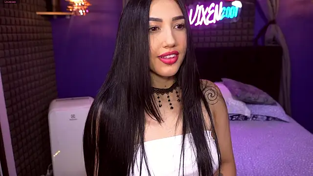Snapshot of bull_vixen2001 chatting on June 2026 12:11:02 AM bull vixen2001 online show from June 2026 12:11:02 AM