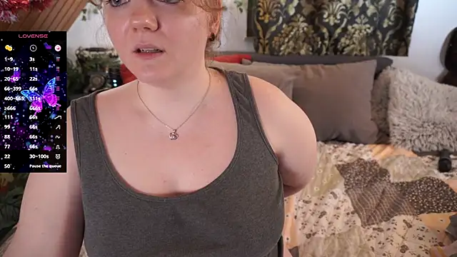 Snapshot of TessaWinter chatting on January 2025 06:10:01 PM TessaWinter online show from January 2025 06:10:01 PM