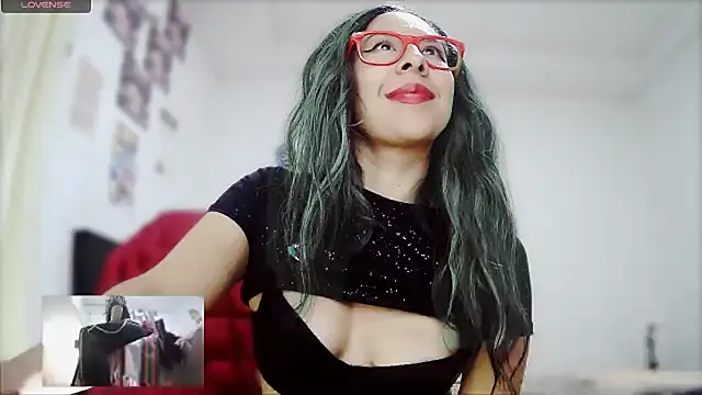 Snapshot of malishka18 chatting on February 2025 01:43:01 AM malishka18 online show from February 2025 01:43:01 AM
