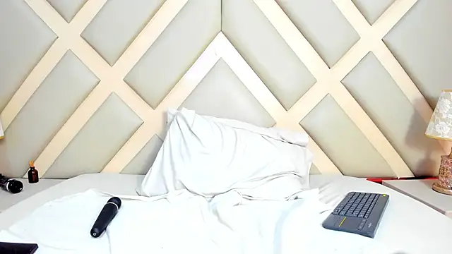 Snapshot of SSCARLETH_ chatting on December 2024 02:28:01 PM SSCARLETH  online show from December 2024 02:28:01 PM