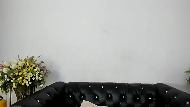 SSCARLETH  online show from April 2026 12:33:01 PM