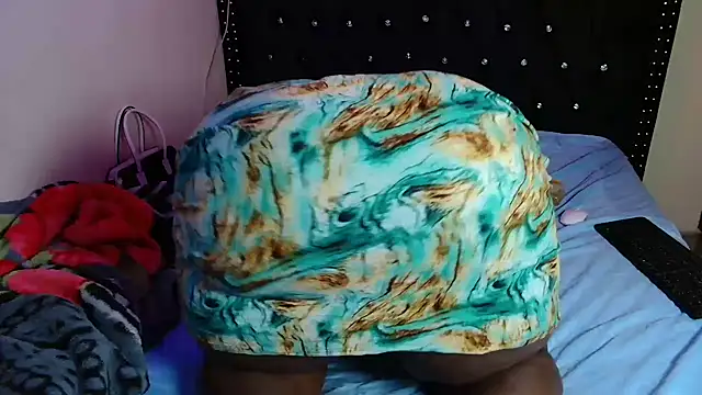 Toomuchbooty33 online show from December 2025 06:51:01 AM