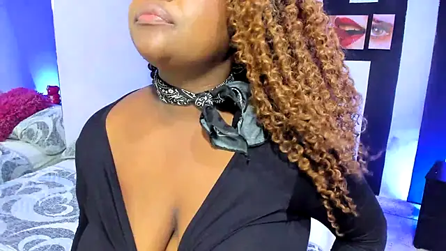 Snapshot of YeminaLeman chatting on January 2025 02:45:02 AM YeminaLeman online show from January 2025 02:45:02 AM