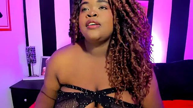 Snapshot of YeminaLeman chatting on March 2025 01:08:01 PM YeminaLeman online show from March 2025 01:08:01 PM