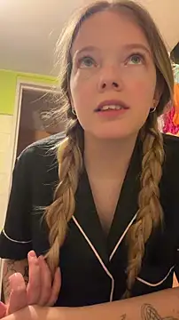 Snapshot of -veranito- chatting on February 2026 03:07:02 AM -veranito- online show from February 2026 03:07:02 AM