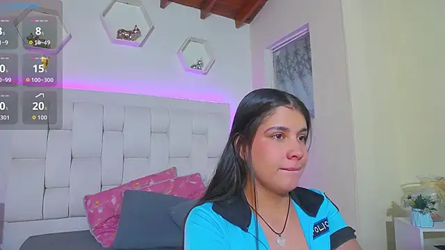 shanakendall online show from October 2025 12:17:02 PM