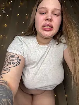 Snapshot of perfect_sweety_girl chatting on May 2026 09:44:01 PM perfect sweety girl online show from May 2026 09:44:01 PM