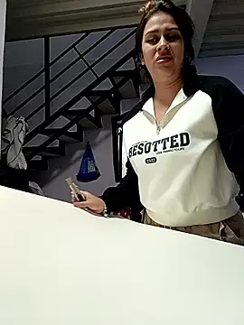 Latina sexy1 online show from October 2025 03:01:02 AM