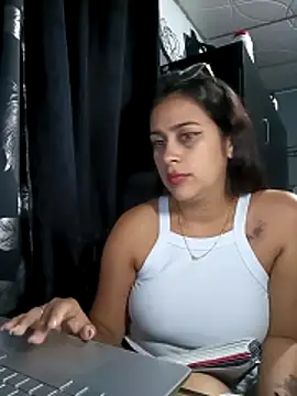 Latina sexy1 online show from February 2026 01:00:02 AM