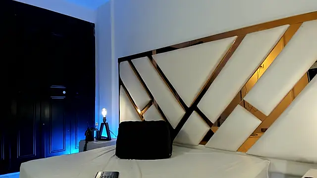 Aron cruz online show from March 2026 01:01:01 PM