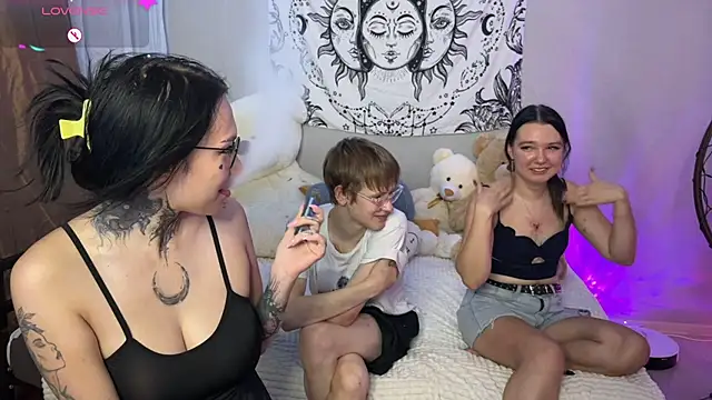 Laura Key online show from July 2026 06:26:02 PM