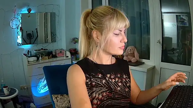 GlamSquirt online show from March 2025 04:18:01 PM