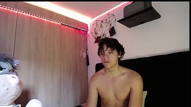 Snapshot of Santiago_kiler chatting on February 2026 12:04:02 PM Santiago kiler online show from February 2026 12:04:02 PM