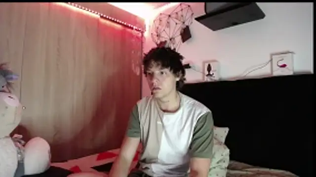 Snapshot of Santiago_kiler chatting on February 2026 11:29:02 AM Santiago kiler online show from February 2026 11:29:02 AM