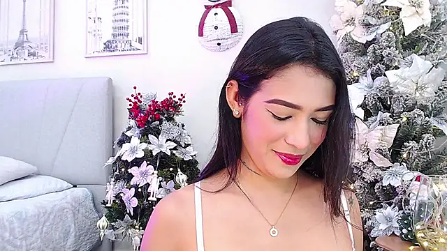 Snapshot of Sassy--Girl chatting on December 2024 07:03:02 PM Sassy--Girl online show from December 2024 07:03:02 PM