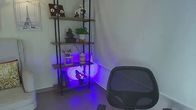 Sassy--Girl online show from April 2026 06:52:01 PM