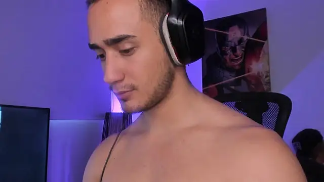 Snapshot of AlexRivera6 chatting on December 2024 10:44:02 PM AlexRivera6 online show from December 2024 10:44:02 PM