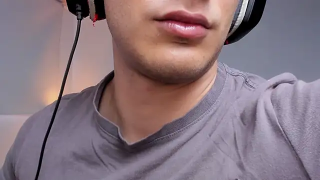 Snapshot of AlexRivera6 chatting on January 2025 10:36:01 PM AlexRivera6 online show from January 2025 10:36:01 PM