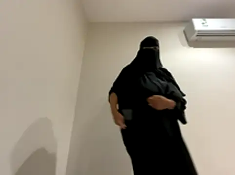 Submissive Arab online show from November 2025 09:35:01 PM