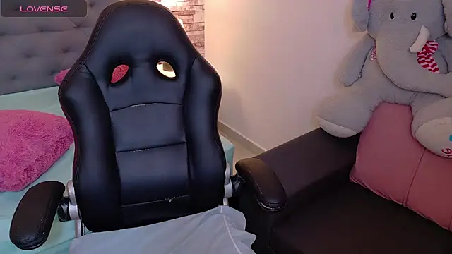 tamara colliins  online show from October 2025 03:12:02 AM