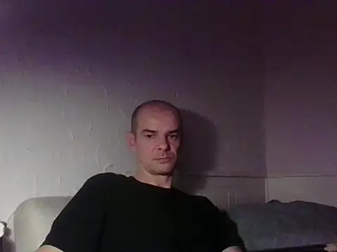 Snapshot of BadRec40 chatting on February 2026 05:46:02 PM BadRec40 online show from February 2026 05:46:02 PM