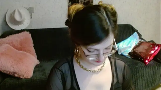 Arielsssplash online show from December 2025 02:45:02 PM