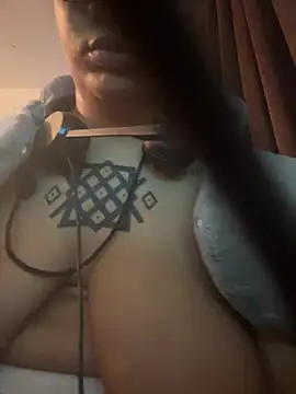 nickytheehawtie online show from April 2026 02:47:02 PM