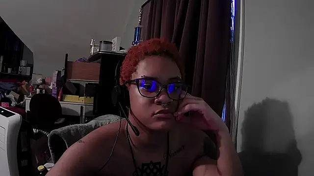 Snapshot of nickytheehawtie chatting on April 2026 12:19:01 AM nickytheehawtie online show from April 2026 12:19:01 AM
