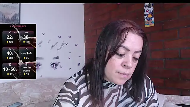 LIila28six online show from April 2026 12:54:01 PM