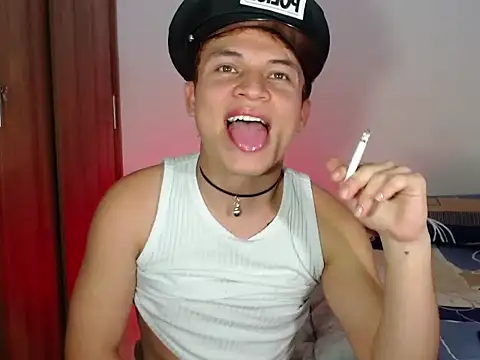 Snapshot of Leon_Wild chatting on March 2026 10:35:01 PM Leon Wild online show from March 2026 10:35:01 PM