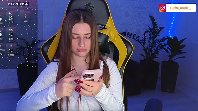 Elishka  online show from February 2025 08:00:02 PM