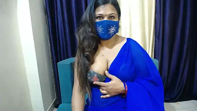 Snapshot of cutee__crazy chatting on December 2024 05:40:02 PM cutee crazy online show from December 2024 05:40:02 PM