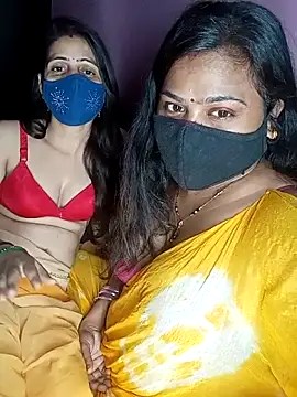 Snapshot of cutee__crazy chatting on October 2025 07:22:01 PM cutee crazy online show from October 2025 07:22:01 PM