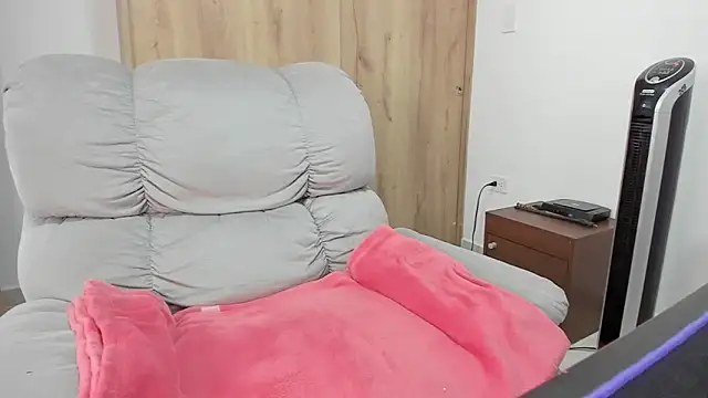 xspecialoomx online show from April 2026 01:39:02 PM