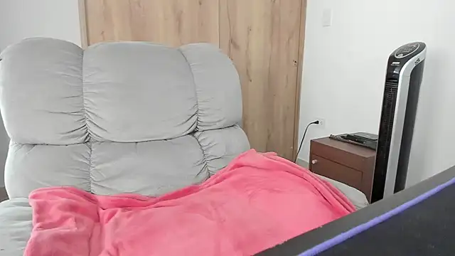 xspecialoomx online show from April 2026 02:07:02 PM