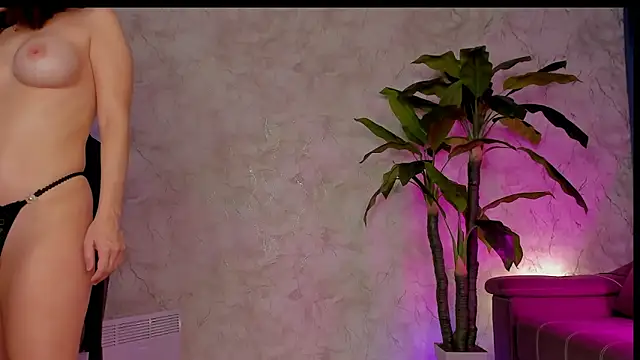 Emma7 online show from February 2025 02:53:02 AM