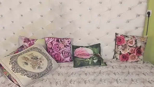 DoraMay online show from September 2025 07:45:01 AM