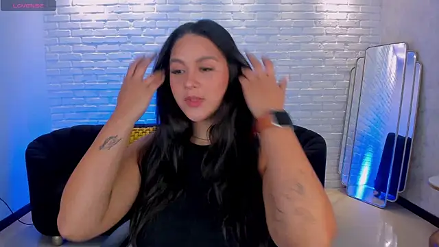 ToriCrossX online show from March 2025 01:17:01 PM