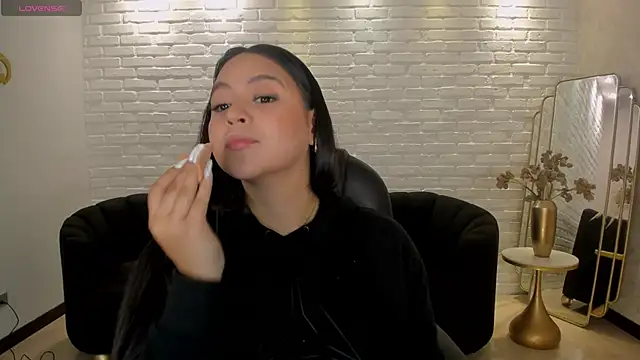 ToriCrossX online show from March 2025 11:48:01 AM