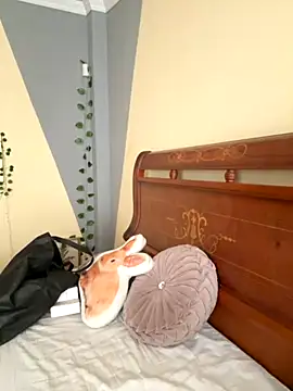 isabella jade online show from September 2025 01:27:01 PM