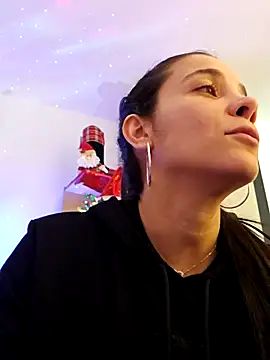 Snapshot of miaeyes chatting on December 2024 03:57:02 PM miaeyes online show from December 2024 03:57:02 PM