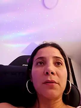 Snapshot of miaeyes chatting on January 2025 01:53:02 AM miaeyes online show from January 2025 01:53:02 AM