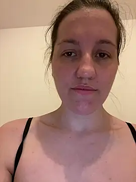 Snapshot of Nicole-Ray chatting on May 2026 08:17:02 PM Nicole-Ray online show from May 2026 08:17:02 PM
