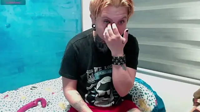 Marieblueeyes online show from December 2025 10:13:02 AM