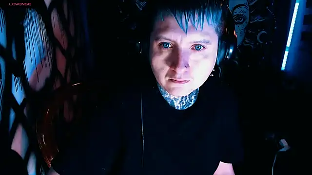 Marieblueeyes online show from April 2026 08:28:02 AM