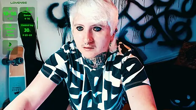 Marieblueeyes online show from July 2026 11:09:02 PM