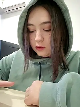 Yammy Yumi online show from November 2025 04:11:02 AM